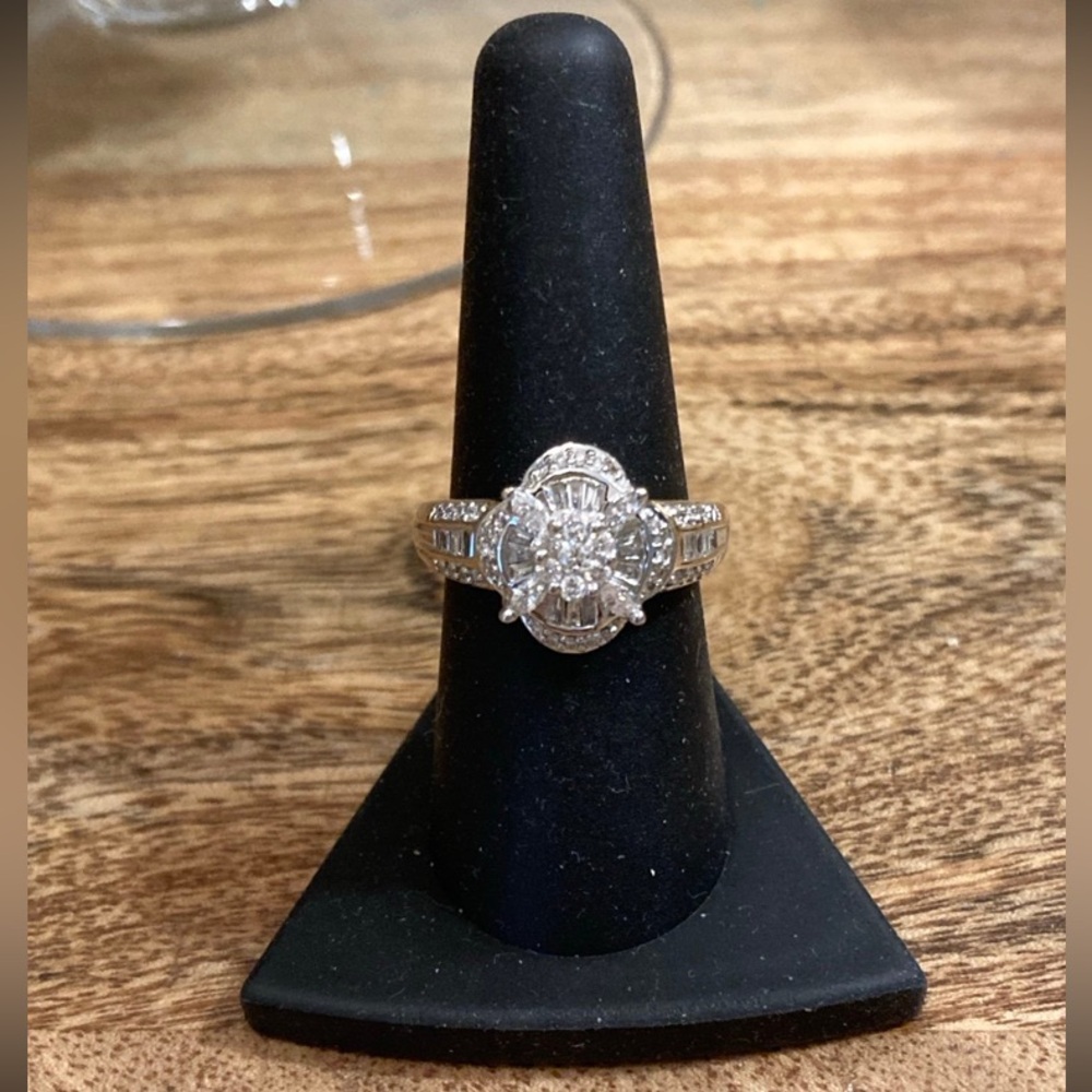 10Kt Yellow Gold Diamond Ring